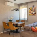 Melomi Apartman *