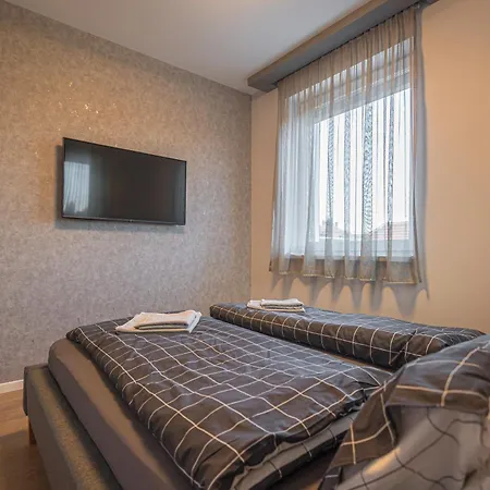 Melomi Apartment Sarvar