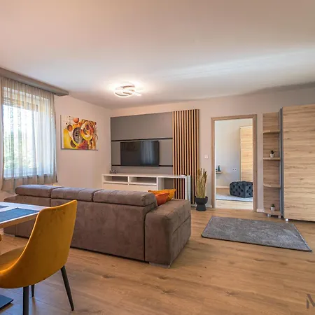 شقة Melomi Sárvár